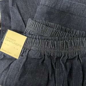 NWT Ladies Jeggings (Jeans/Leggings) AVENUE, Size 26/28 Never Worn Perfect